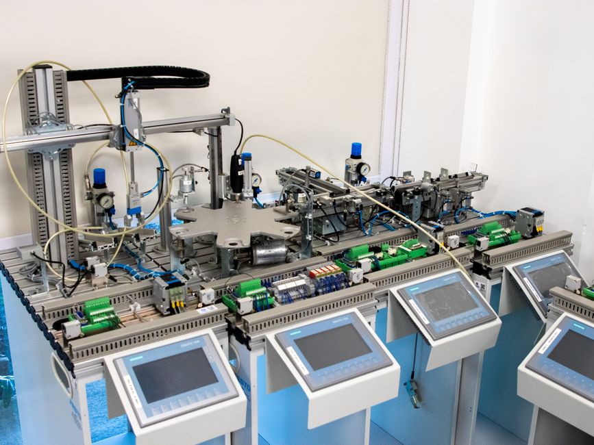 Revolutionizing Industries: The Role of Industrial Automation Suppliers