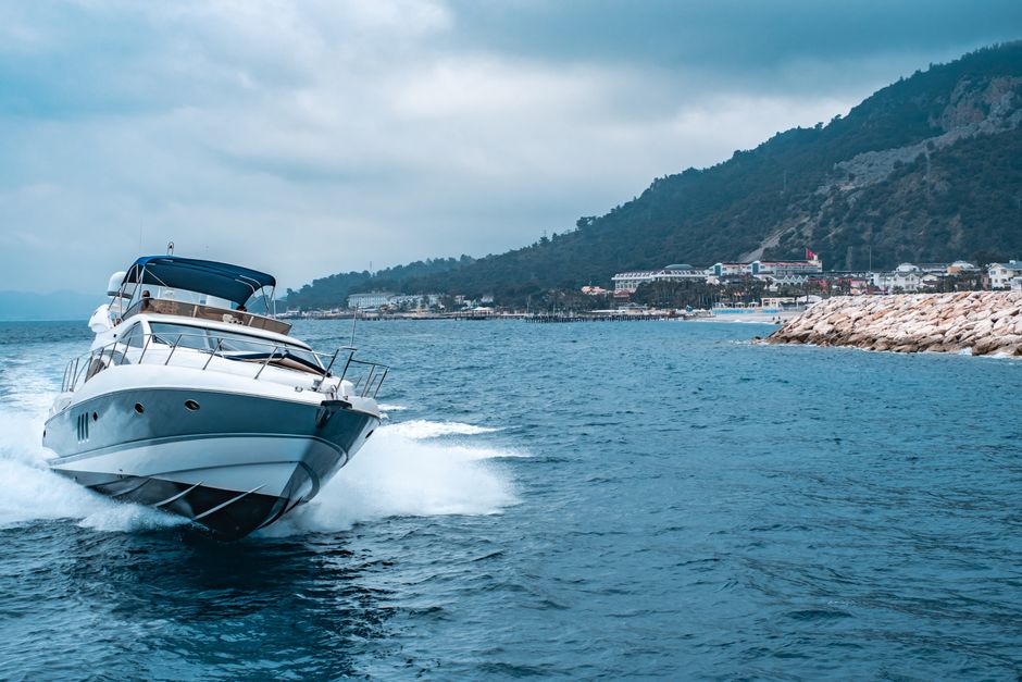 Descubre los Beneficios del Alquiler de Yates en tus Vacaciones