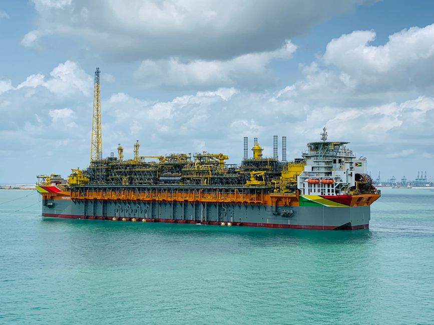 Navigating the Waters: Choosing the Right Marine Engine Supplier