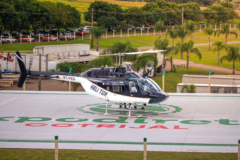 Descubre la emoción de un tour en helicóptero