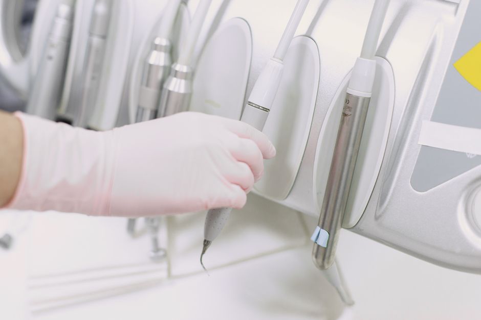 Choosing the Right Dental Equipment Supplier for Your Practice