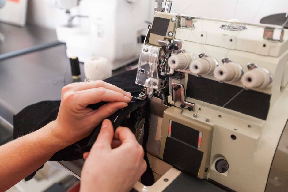 The Rise of Custom Clothing Manufacturers in Today’s Fashion Industry