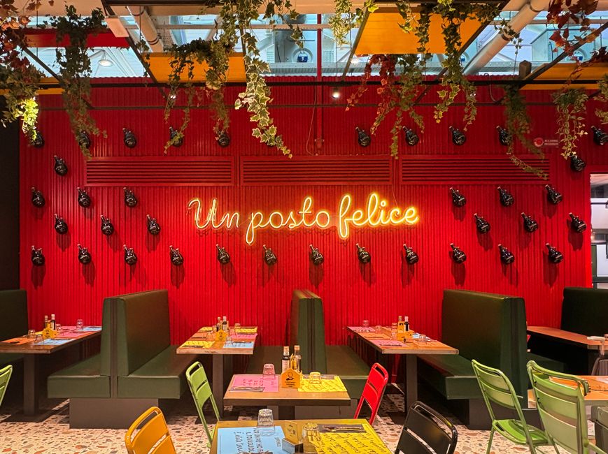 Transforming Spaces: The Art of Restaurant Interior Design