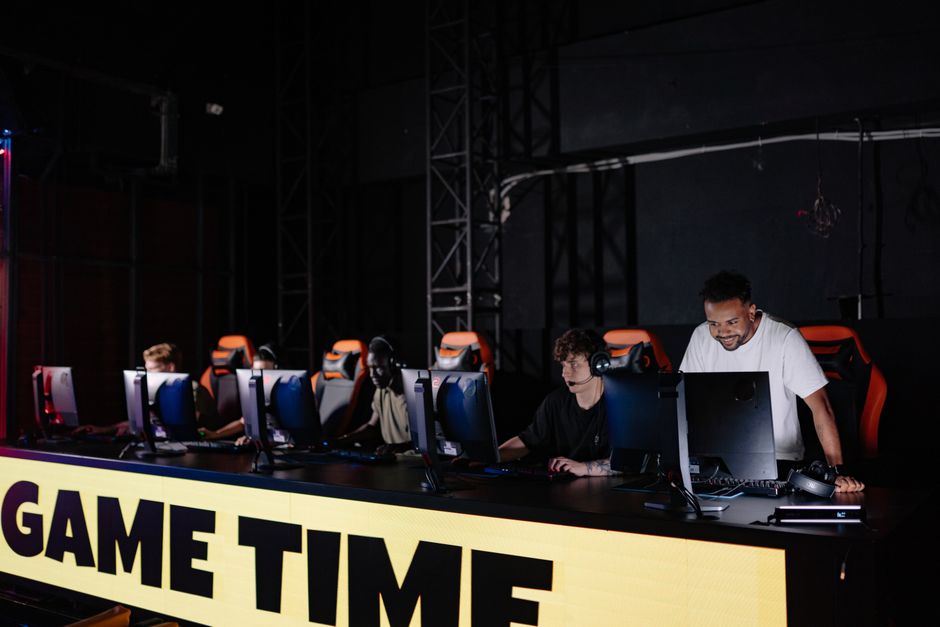 The Evolution of Esports Team Sponsorship: Opportunities and Challenges