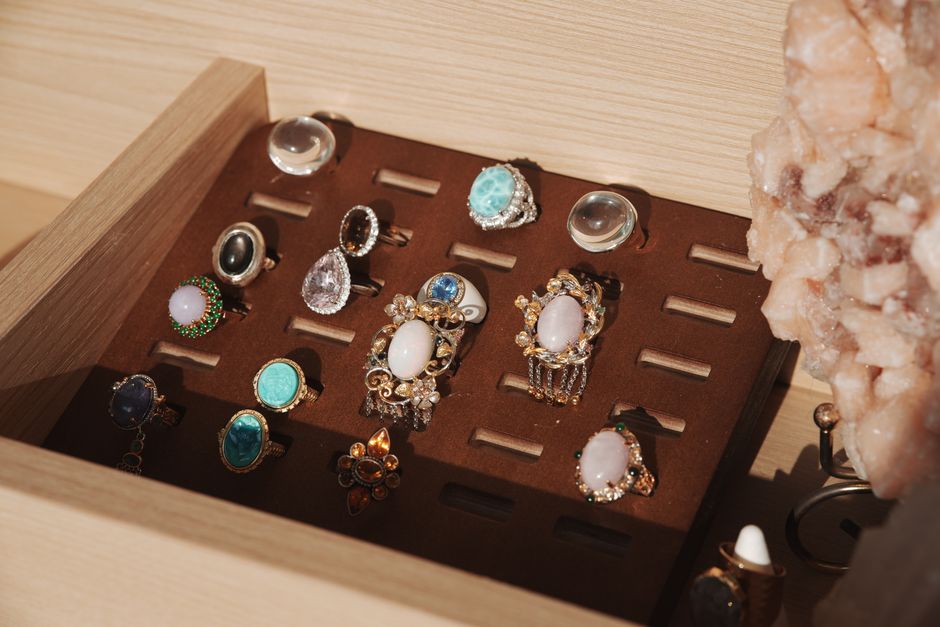 The Essential Guide to Choosing a Gemstone Supplier
