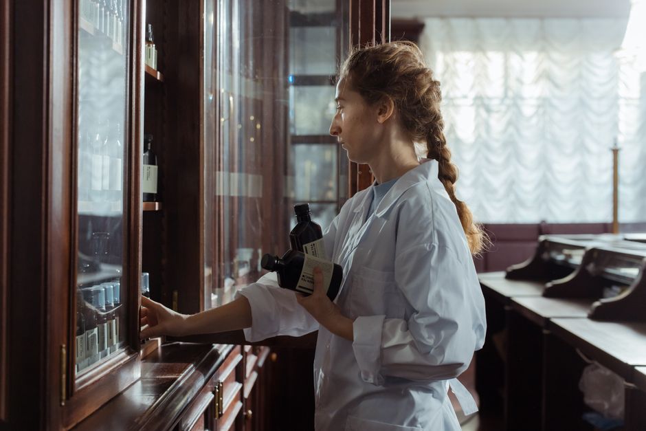 The Essential Guide to Compounding Pharmacy
